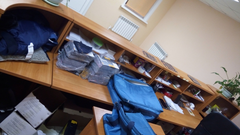 Большая, удобная барная стойка